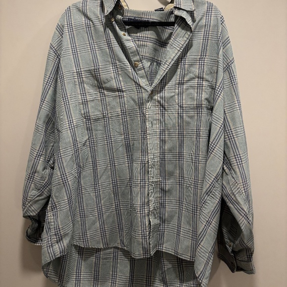 VanHeusen Plaid Button Down - Picture 1 of 3